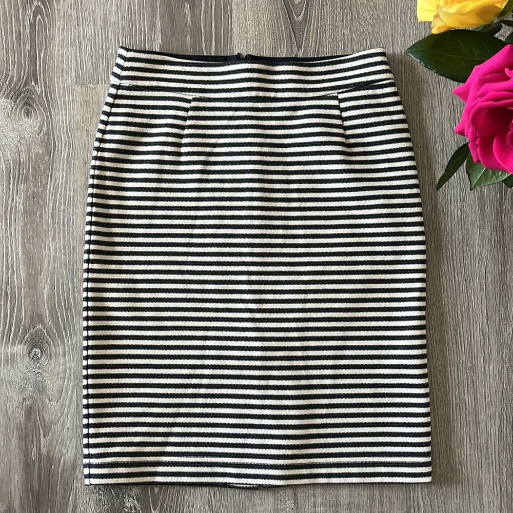 Banana Republic Striped Pencil Skirt Navy & Cream